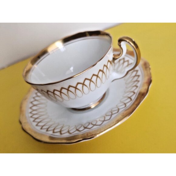 Vintage Adderley Glenmayne Demitasse Cup & Saucer Gold Scroll Bone china England - Picture 4 of 8
